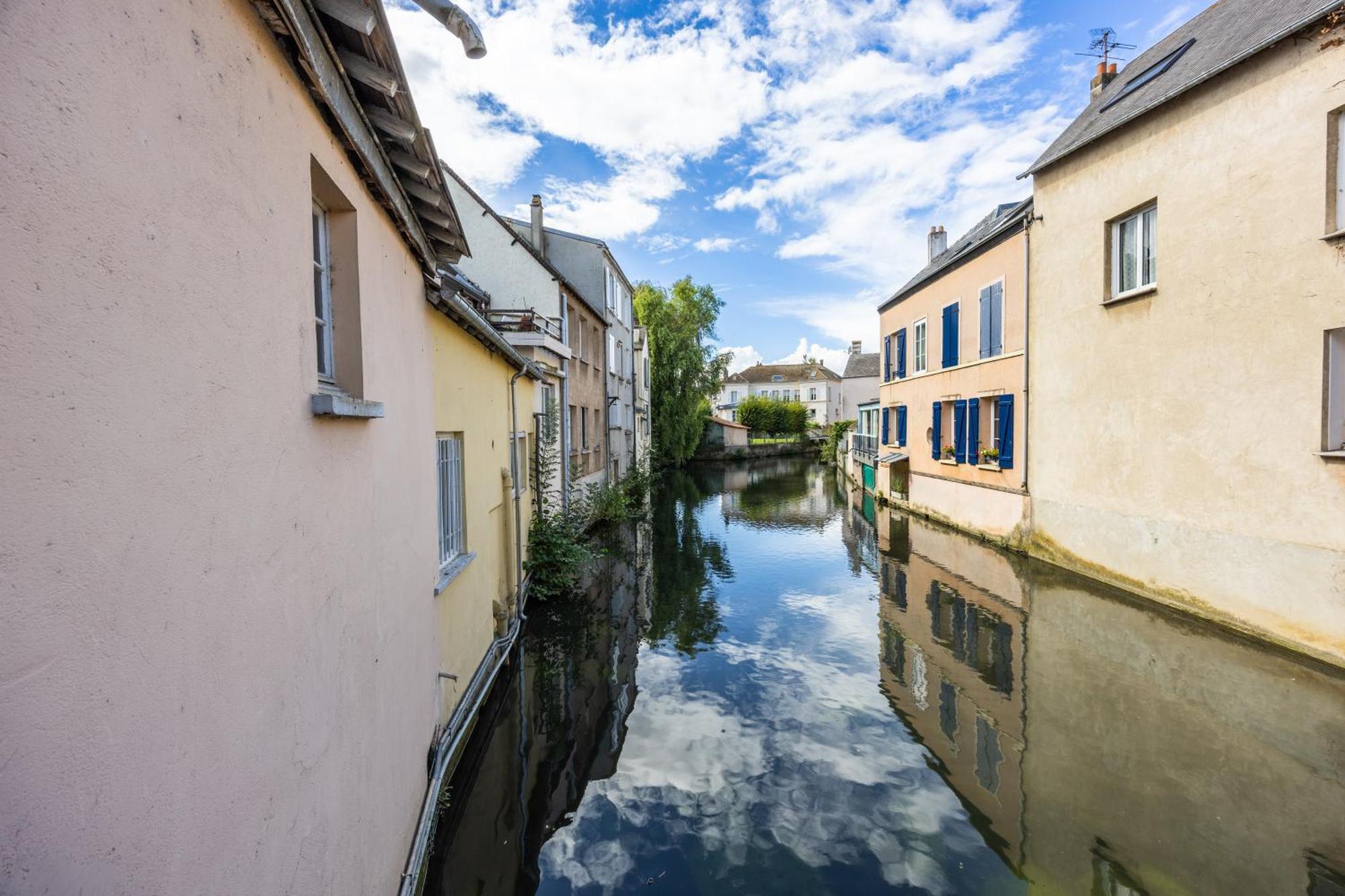 Hotel Le Beffroi Dreux Luaran gambar
