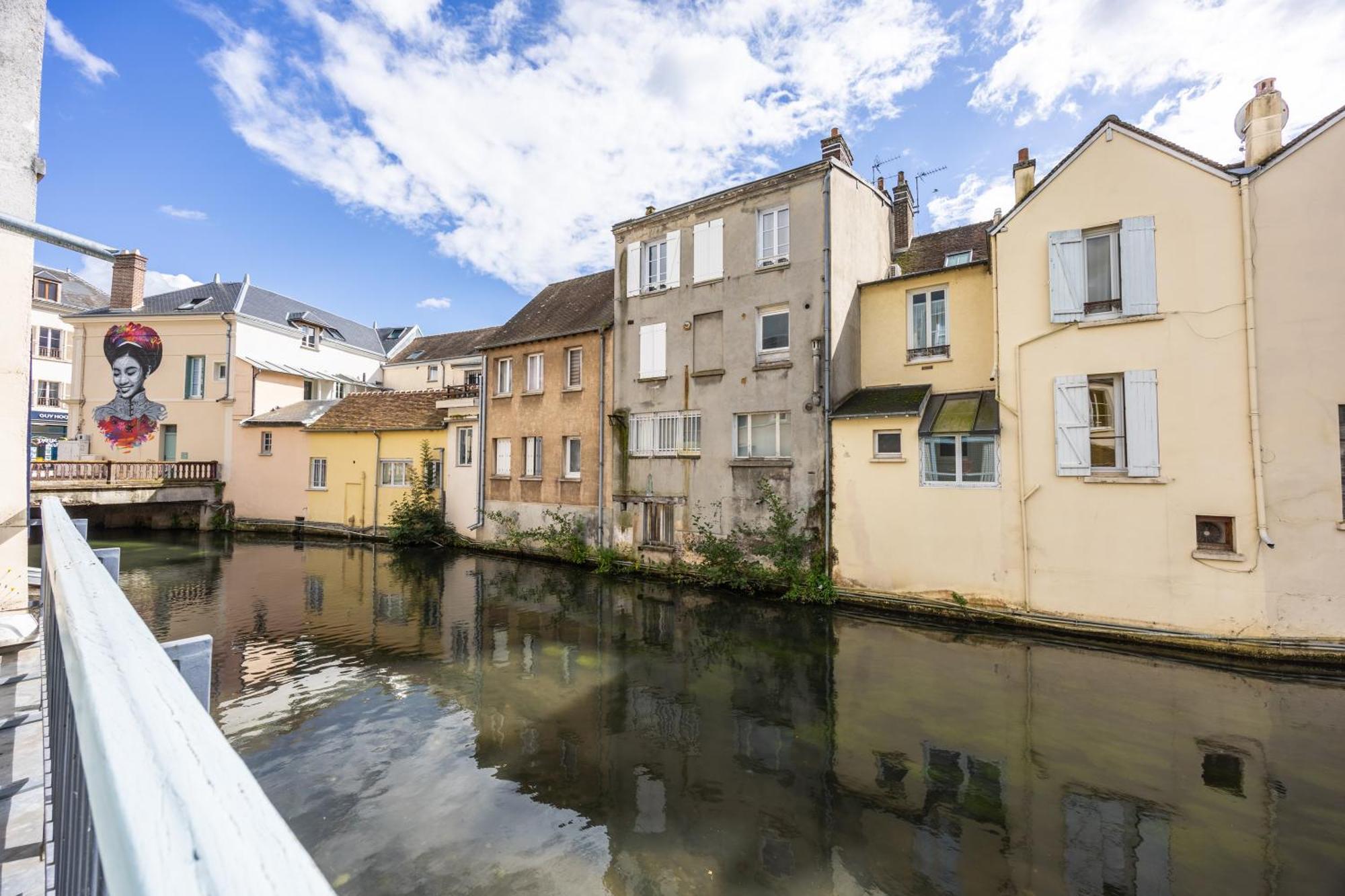 Hotel Le Beffroi Dreux Luaran gambar